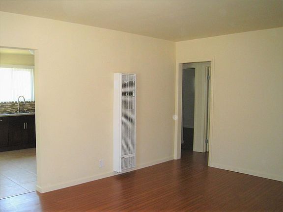 2nd image of 14123 Delano St #4