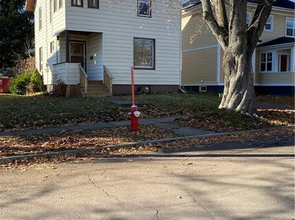 28 Portledge Ave, Moncton, NB E1C 5S4