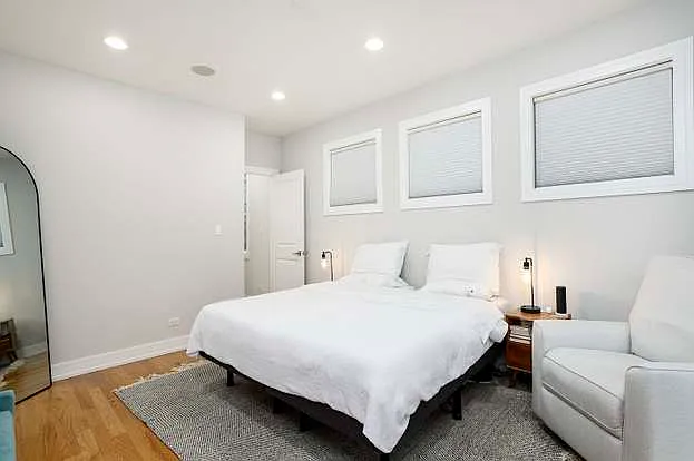 821 W Roscoe St #1 — Photo 60