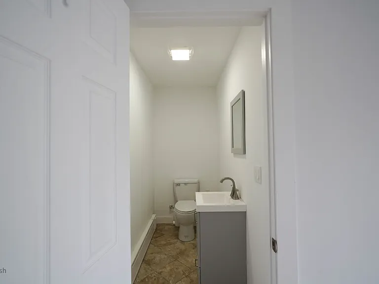 92 Burwood Ave #2 — Photo 8