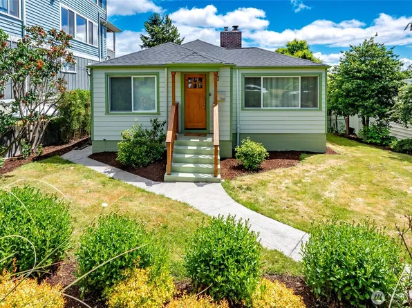 3216 24th Avenue W, Seattle, WA 98199