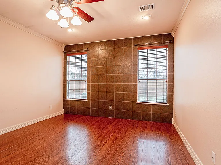 1235 Blackthorn Dr — Photo 13