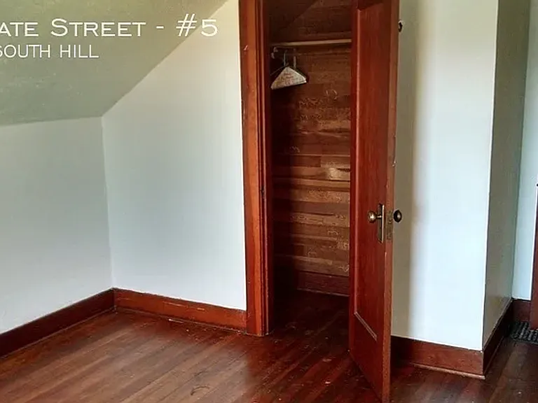 617 N State St — Photo 10