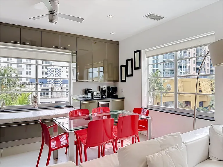 1460 Ocean Dr #404 — Photo 15