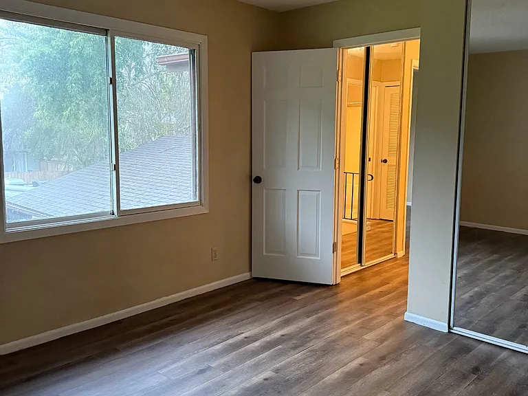 7788 Dunmore Rd — Photo 10