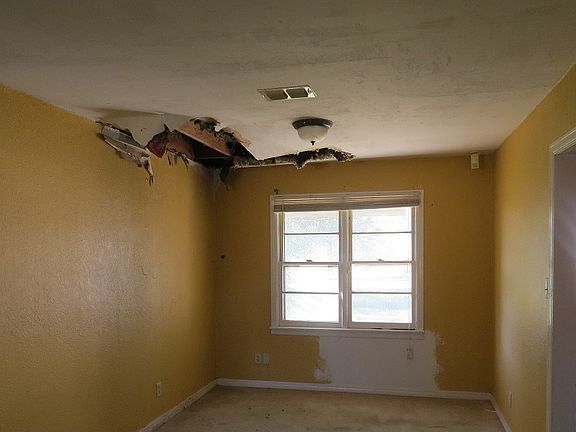 3rd image of 2508 NW 15th St