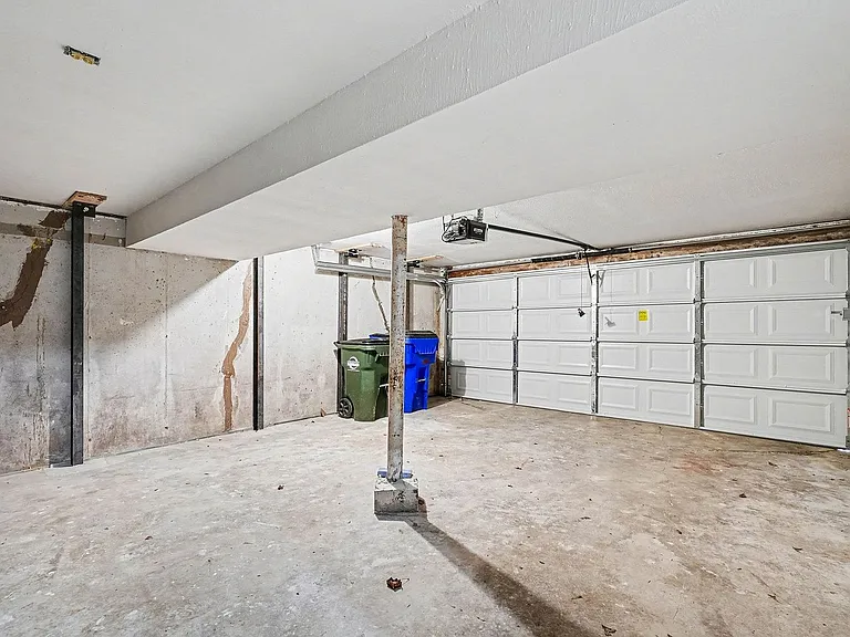 334 Hyde Park Dr — Photo 32