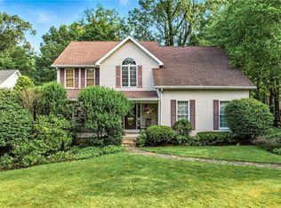 1091 Foxwood Dr, Hermitage, PA 16148