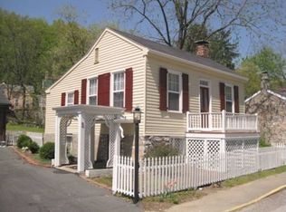 5 Mill St, Elsah, IL 62028