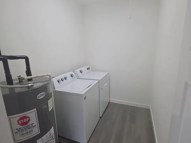 409 Juniper Dr — Photo 16