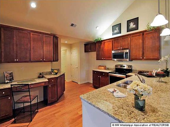 3rd image of 8610 Parkview Oaks Cir #93