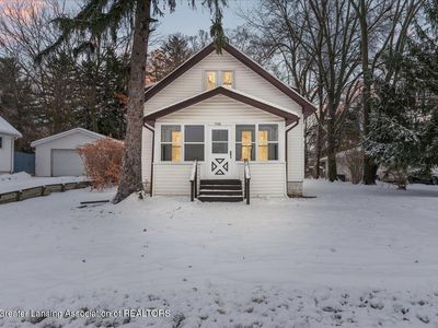 2106 Coolridge Rd, Holt, MI, 48842