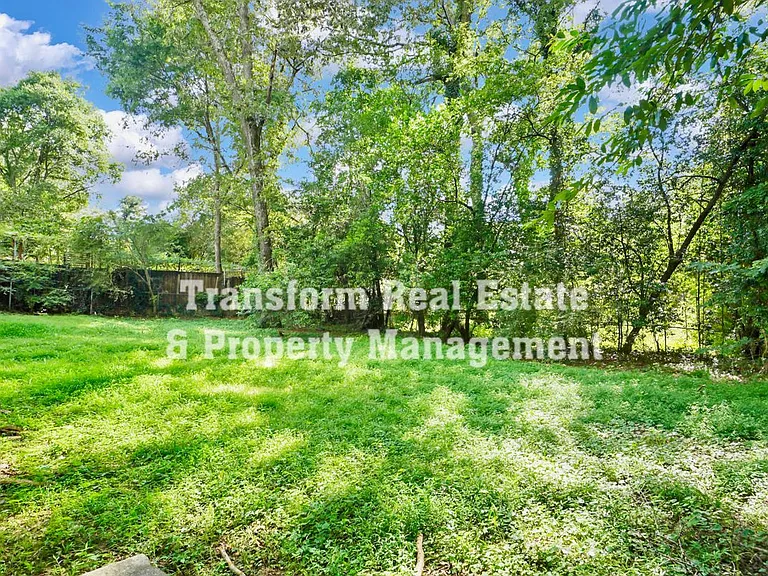 252 Westwood Dr — Photo 10