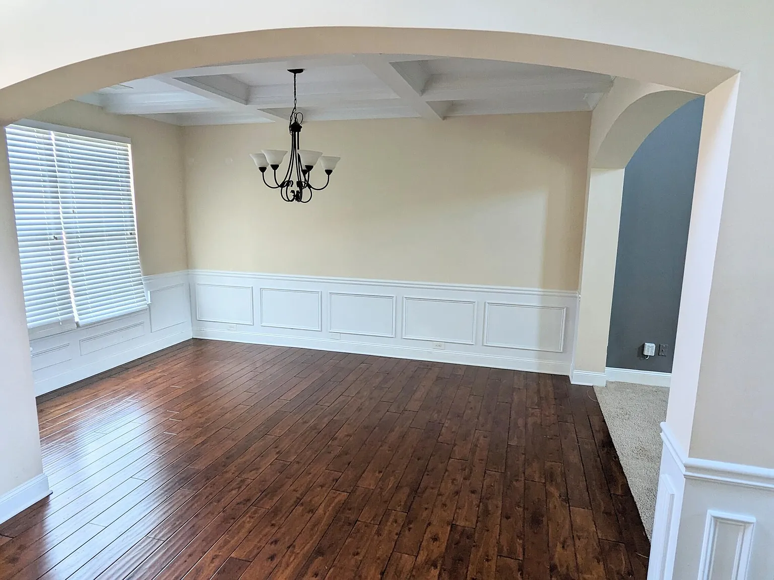 4 bed, 3.0 bath, 3075 sqft, $2,400 — Photo 2