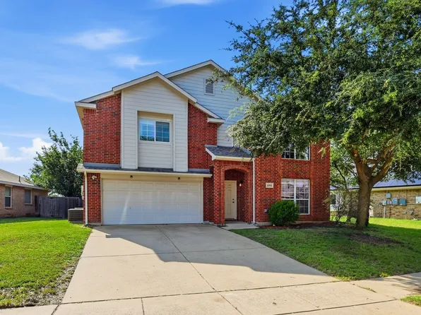 1703 Wolf Creek Dr, Arlington, TX 76018