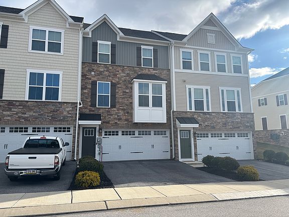 3rd image of 1016 Rosecroft Ln