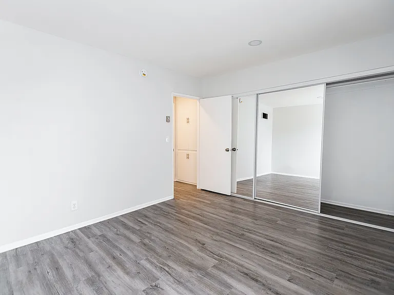 4444 Ensign Avenue — Photo 12