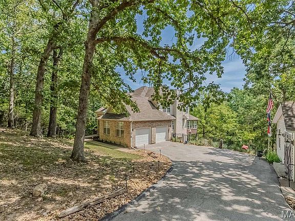 3rd image of 756 Heatherstone Dr