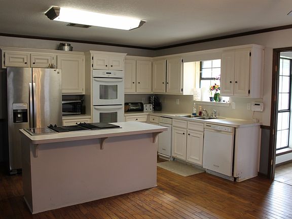 3rd image of 9131 Westbend