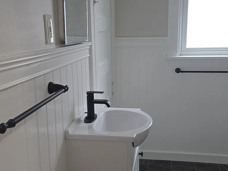 28 W Park Ave #2R — Photo 15