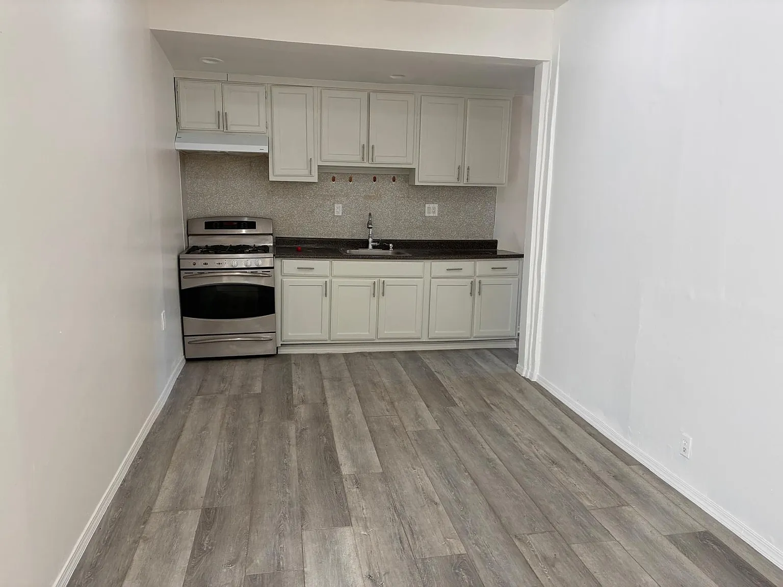 3 bed, 1920 sqft, $2,700 — Photo 4