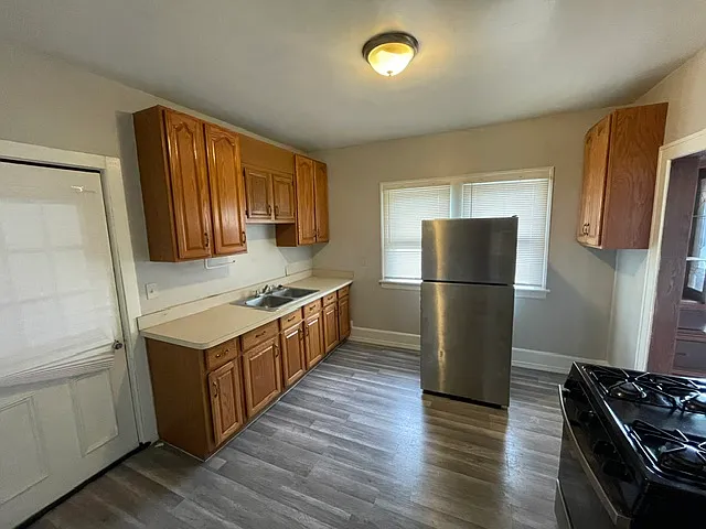 10806 Fidelity Ave #UP — Photo 11