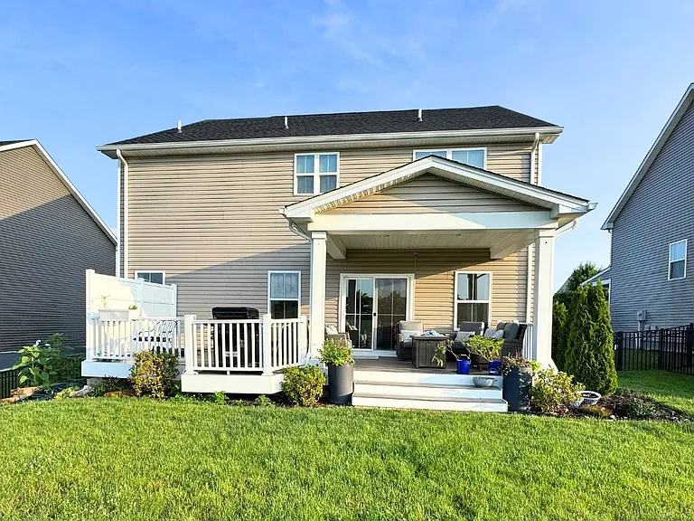 232 Regency Dr — Photo 3