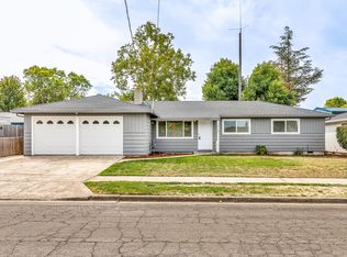 2110 Perri Pl, Medford, OR 97504