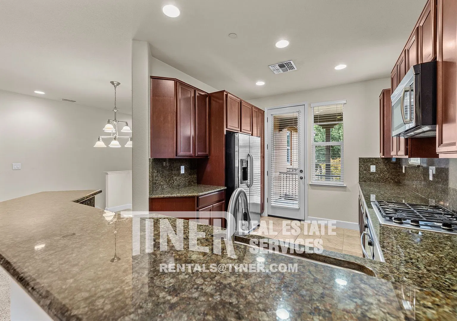 415 Anchor Ln #201 - Tier 2 — Photo 4