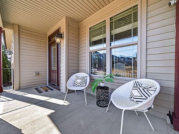 4th image of 218 Bendemeer Ln