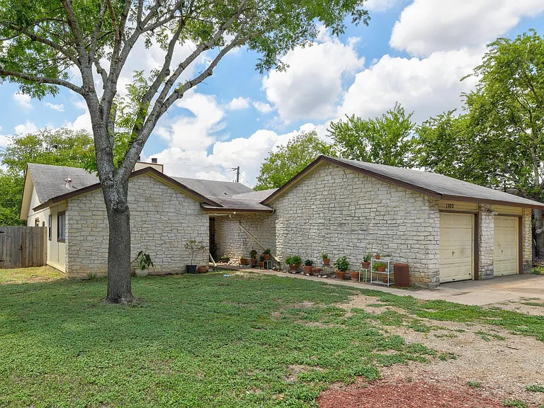 1802 Rawhide Dr #B — Photo 12