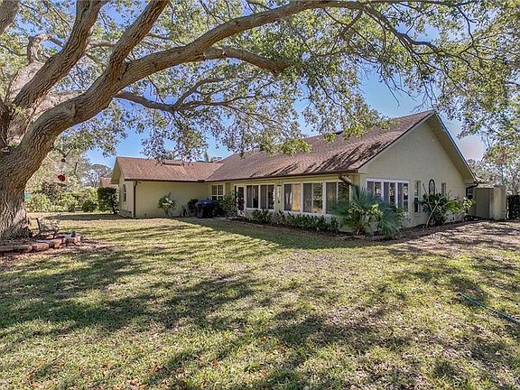 2nd image of 4900 Willowbrook Cir
