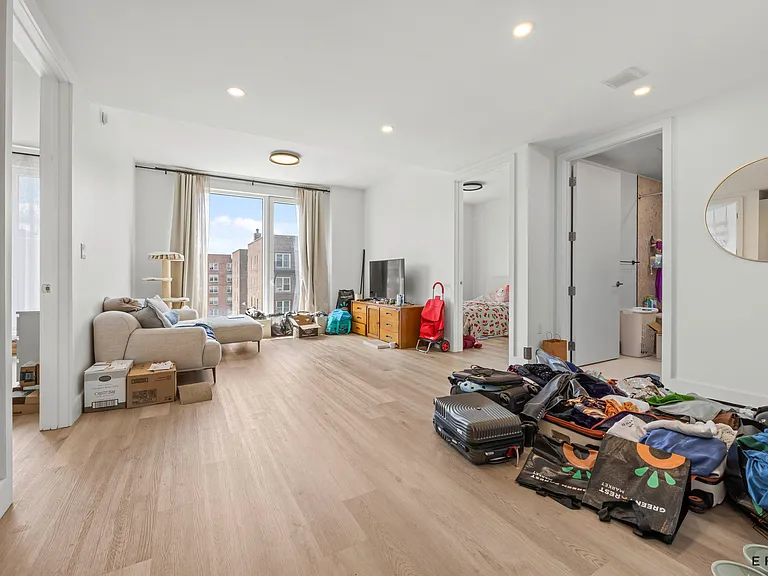 2045 Ocean Ave #503 — Photo 2
