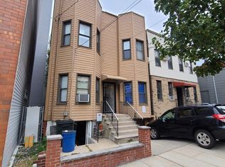 820 22nd St, Union City, NJ 07087