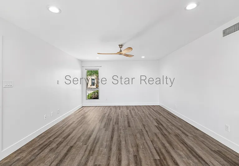 4950 N Miller Rd #104 — Photo 4