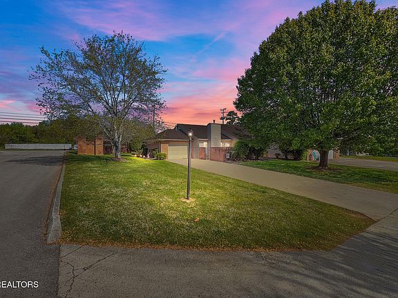 4th image of 4554 Shamus Way