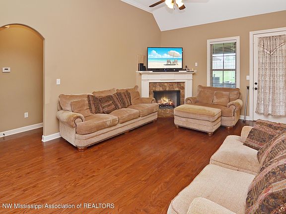 5th image of 13021 Mingus Ln