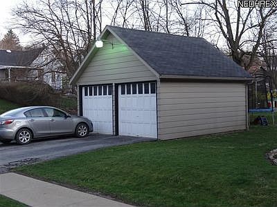 2nd image of 418 Maplewood Ave