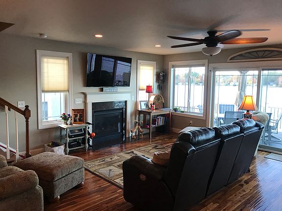 Living Room gas fireplace