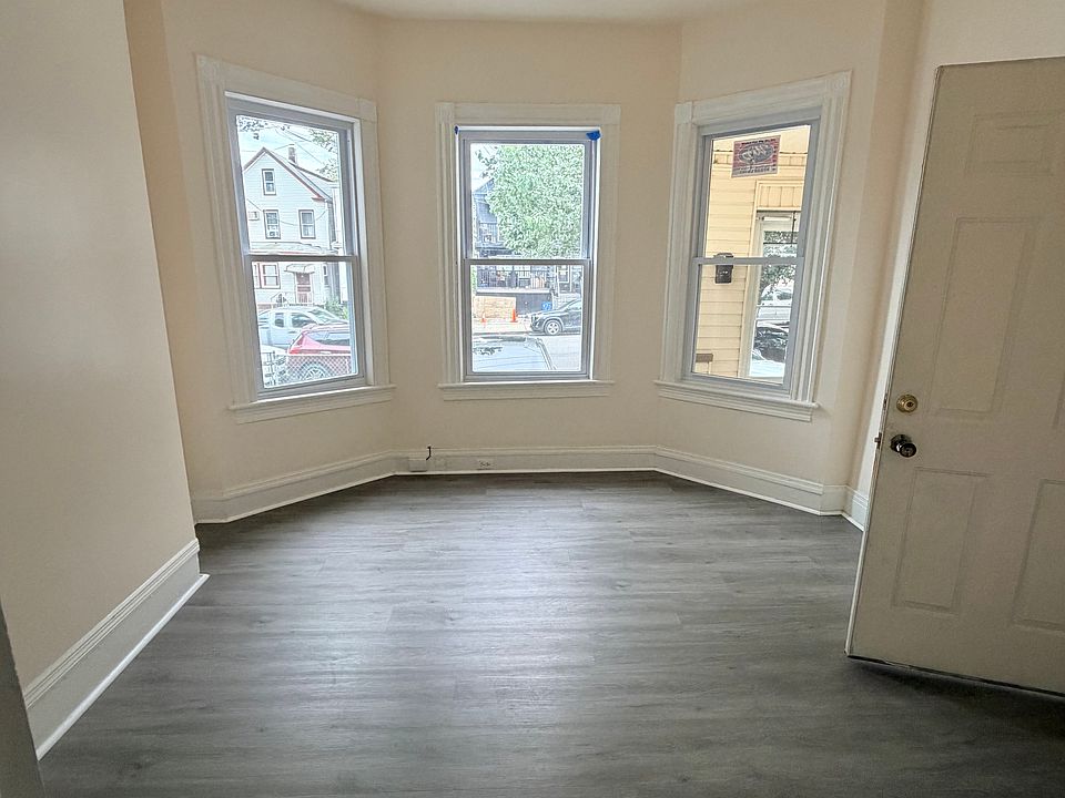 1st image of 94 Summer St #1