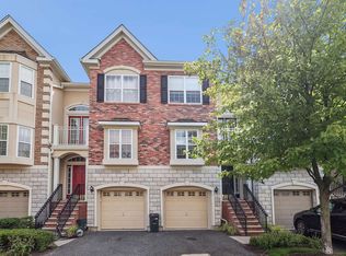 107 Osprey Ct, Secaucus, NJ 07094