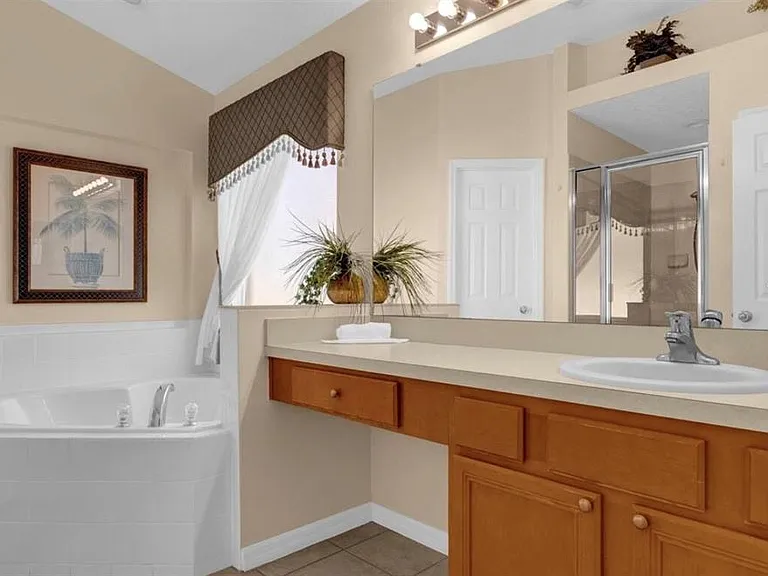 1438 Solana Cir — Photo 11