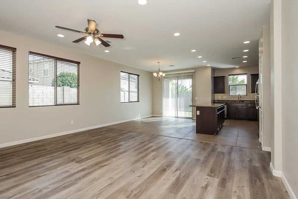 3 bed, 2.0 bath, 1695 sqft, $2,135 — Photo 4