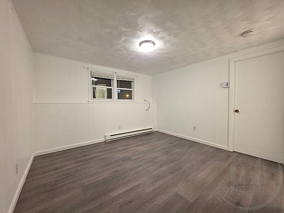 3rd image of 73-75 Newell St #77