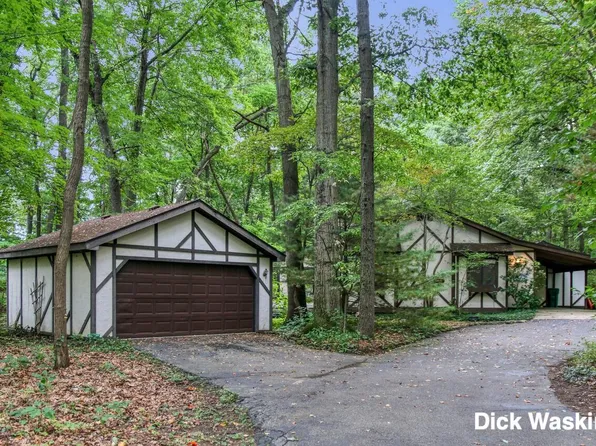 6216 131st St, Saugatuck, MI 49453