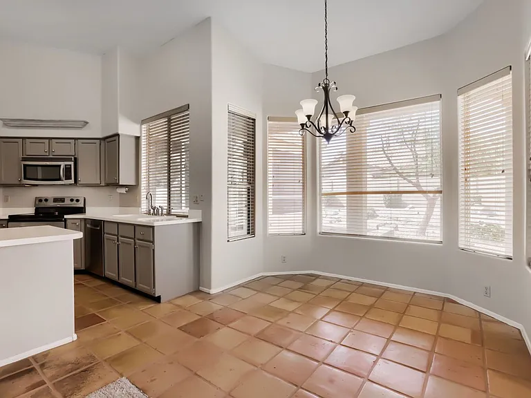 6126 E Kelton Ln — Photo 8