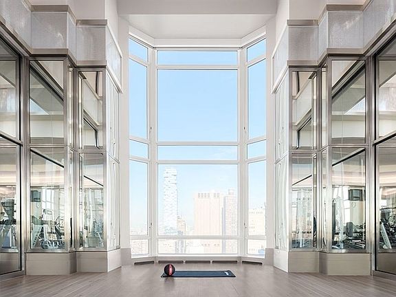 3rd image of 30 Park Pl APT 39B