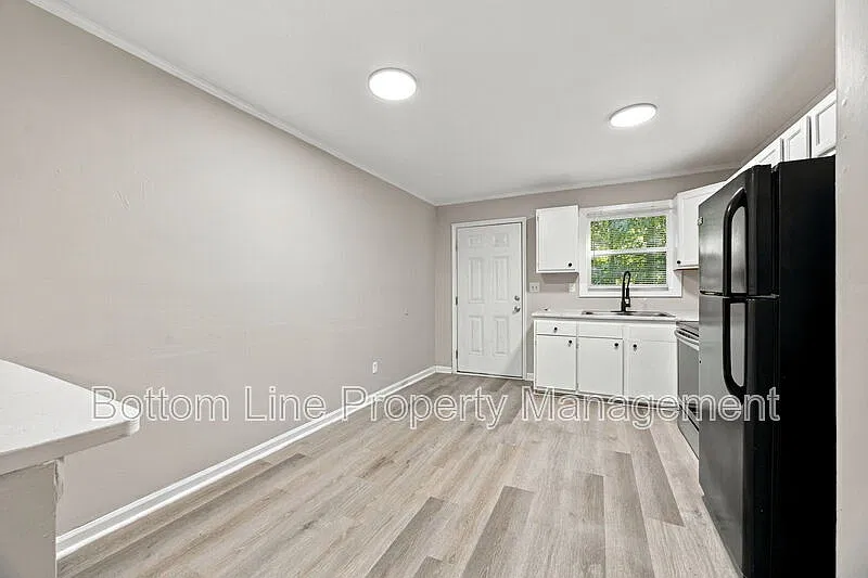 2 bed, 1.0 bath, 800 sqft, $1,145 — Photo 4