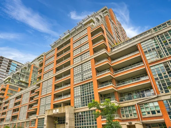 75 Liberty St #419, Toronto, ON M6K 1Y4