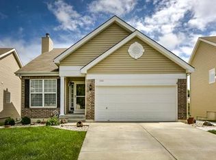 9909 N Oxford Ct, Kansas City, MO 64157